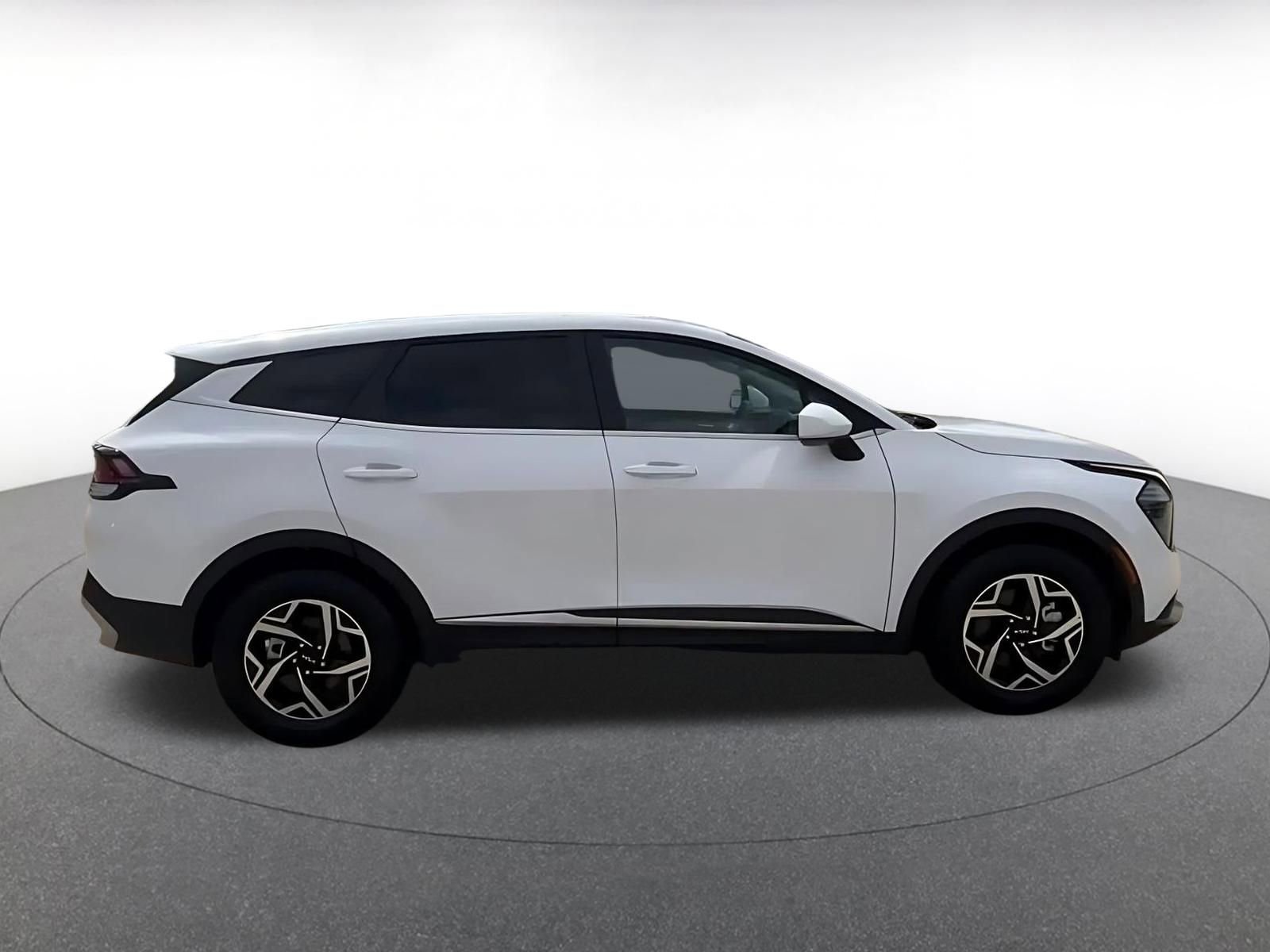 Used 2025 Kia Sportage LX image 14