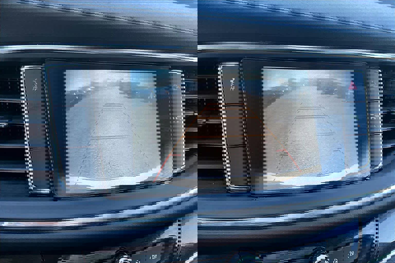 Used 2019 Buick Enclave Essence image 27