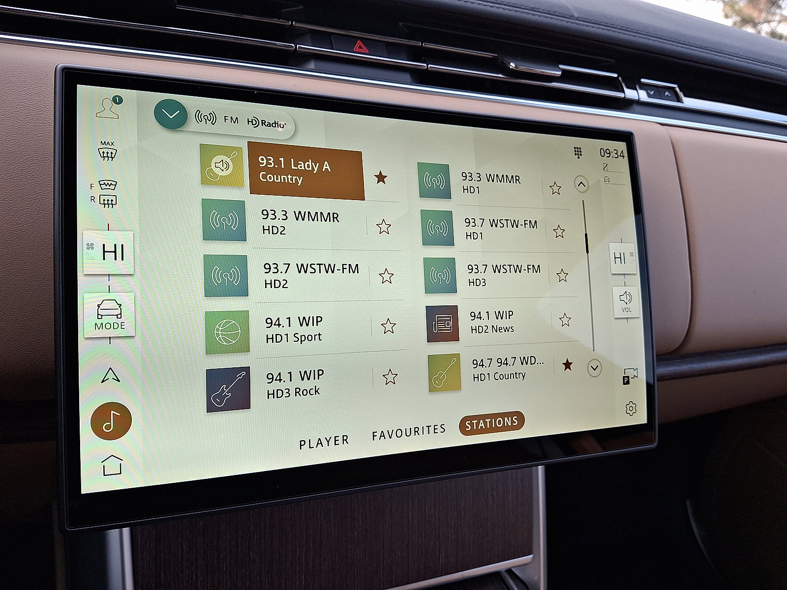 New 2025 Land Rover Range Rover Long Wheelbase SE image 8