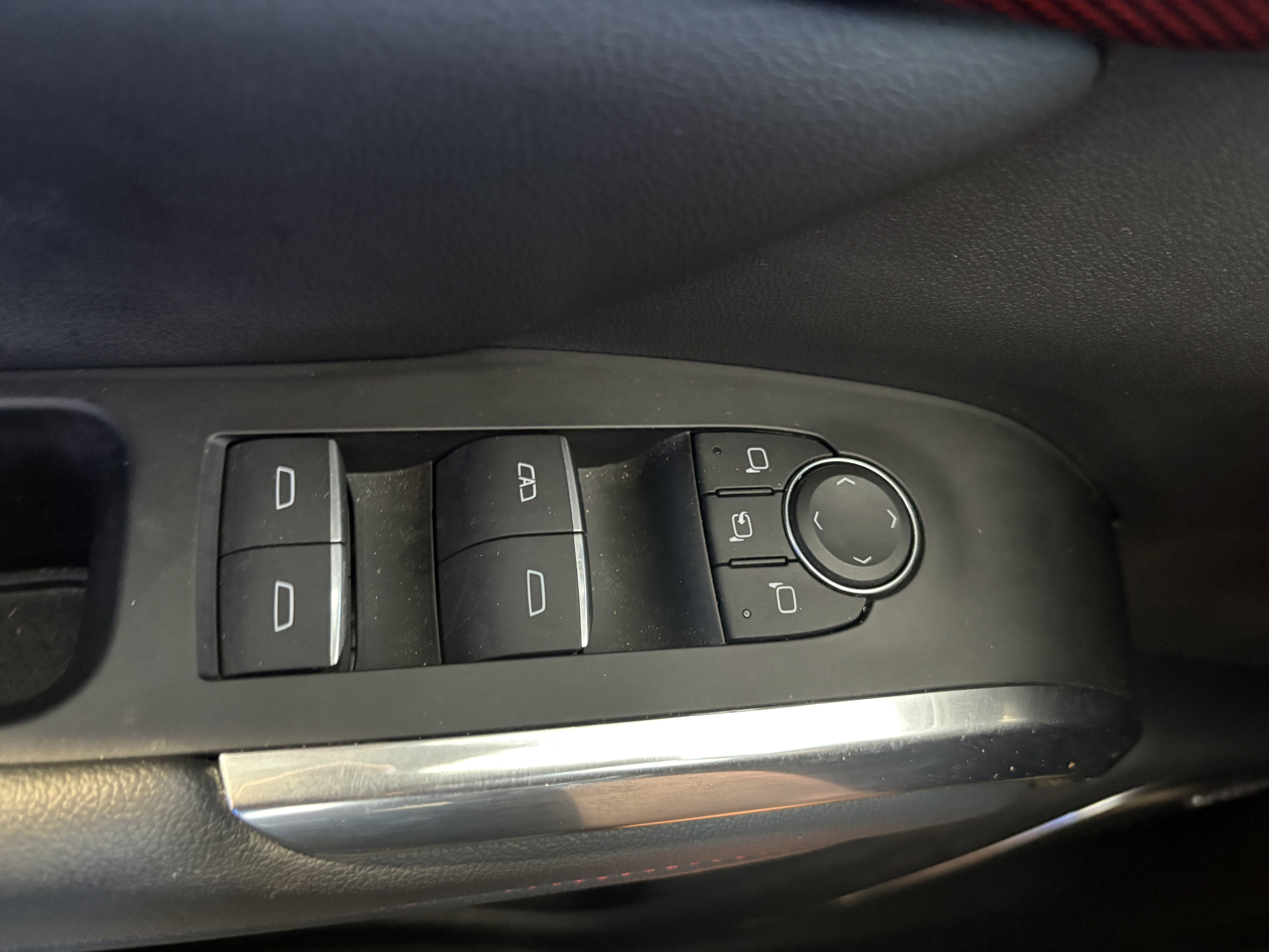 Used 2025 Chevrolet Traverse RS w/ LPO, Floor Liner Package image 10