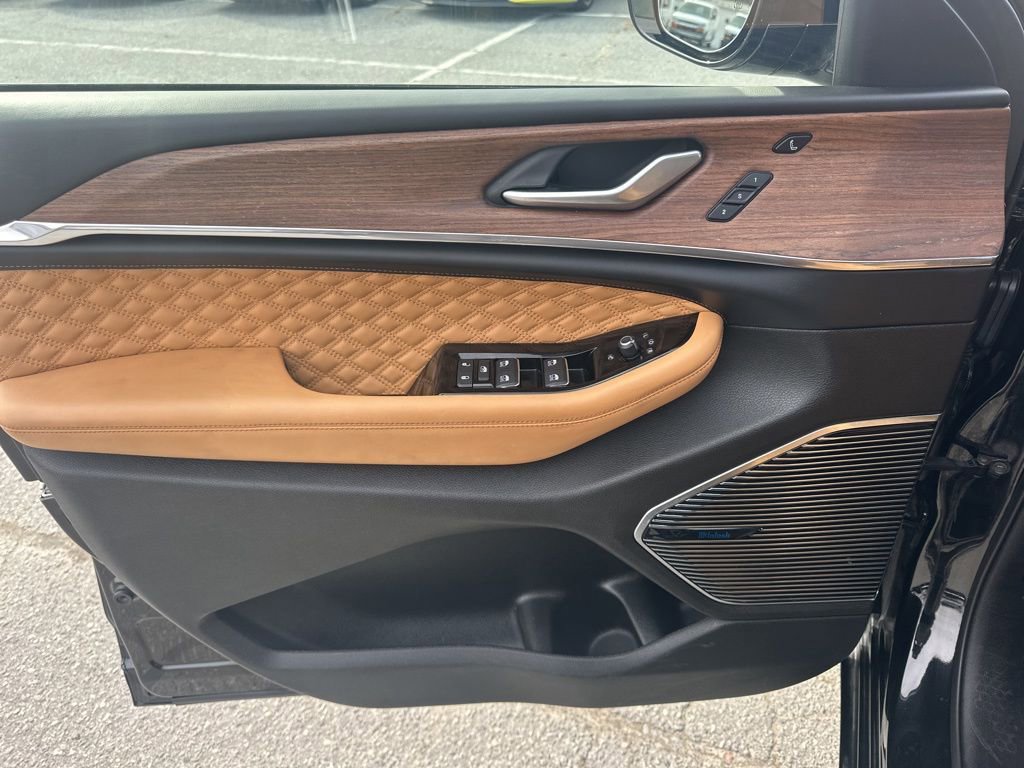 Used 2022 Jeep Grand Cherokee Summit w/ Adv Protech Group IV AWD/4WD image 28