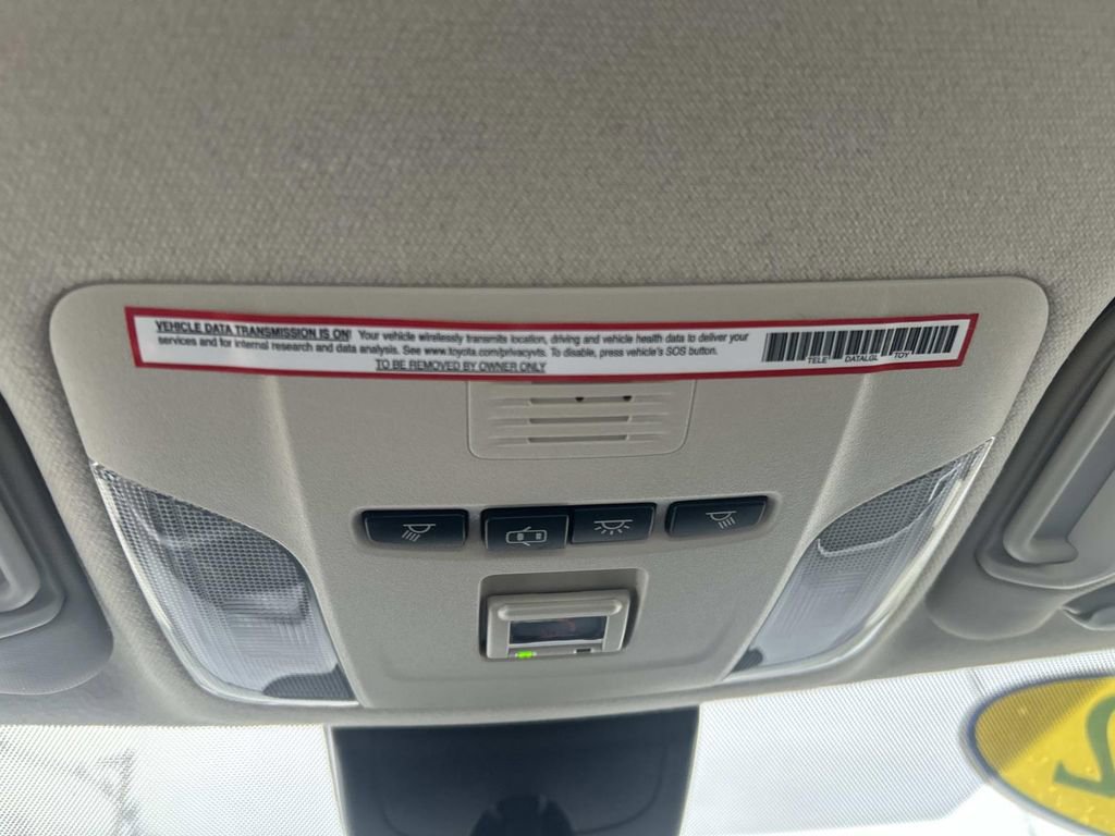 Used 2022 Toyota Corolla LE image 30