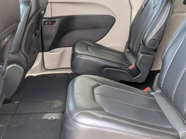 Used 2024 Chrysler Pacifica Touring-L FWD image 25