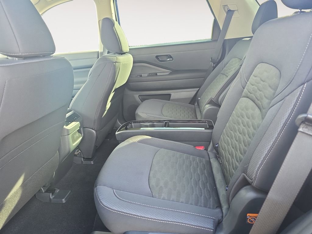 New 2025 Nissan Pathfinder SV w/ SV Premium Package image 13