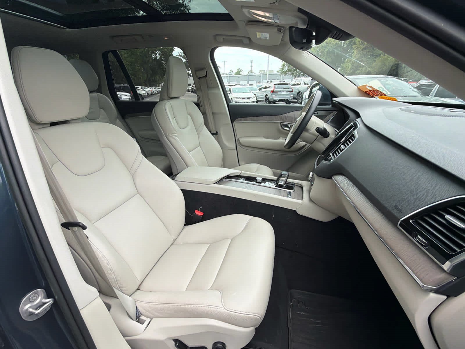 Used 2023 Volvo XC90 B6 Plus w/ Protection Package AWD/4WD image 17