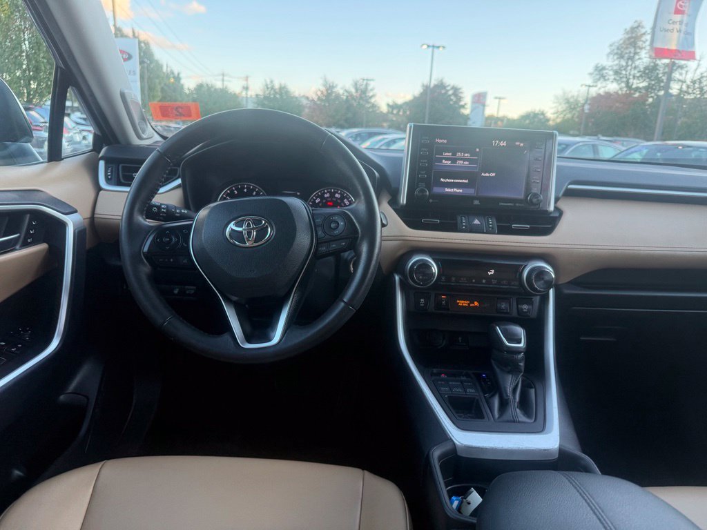 Certified 2021 Toyota RAV4 XLE Premium AWD/4WD image 23