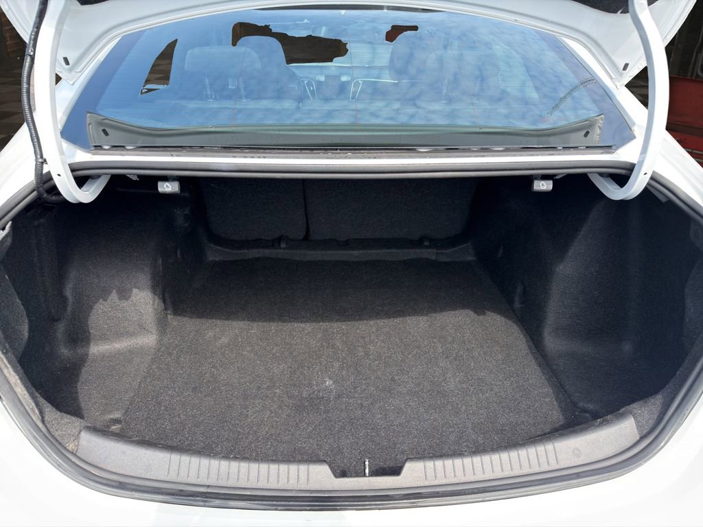 Used 2022 Chevrolet Malibu LT image 26