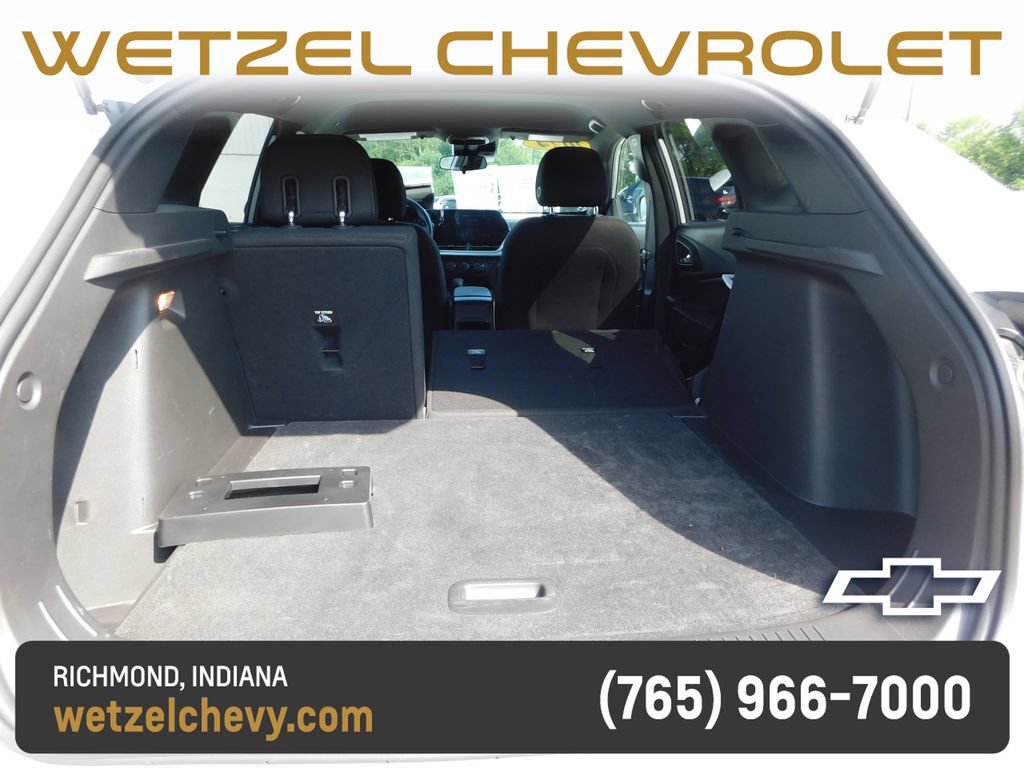 Used 2024 Chevrolet Trax RS FWD image 21