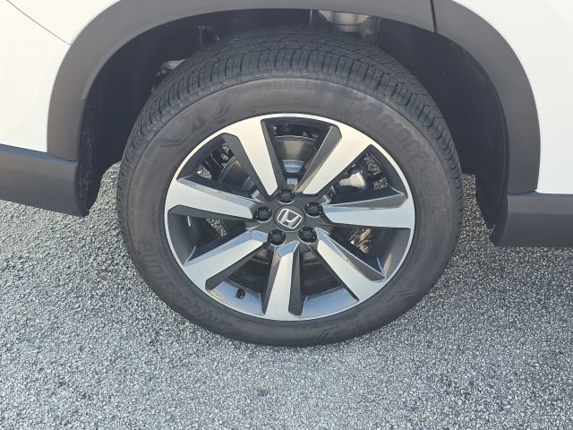 Used 2025 Honda Pilot Touring image 11