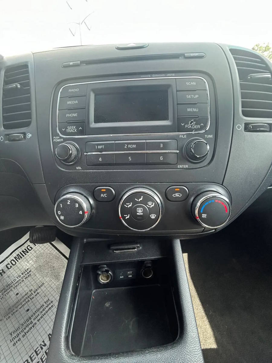 Used 2016 Kia Forte LX FWD image 14
