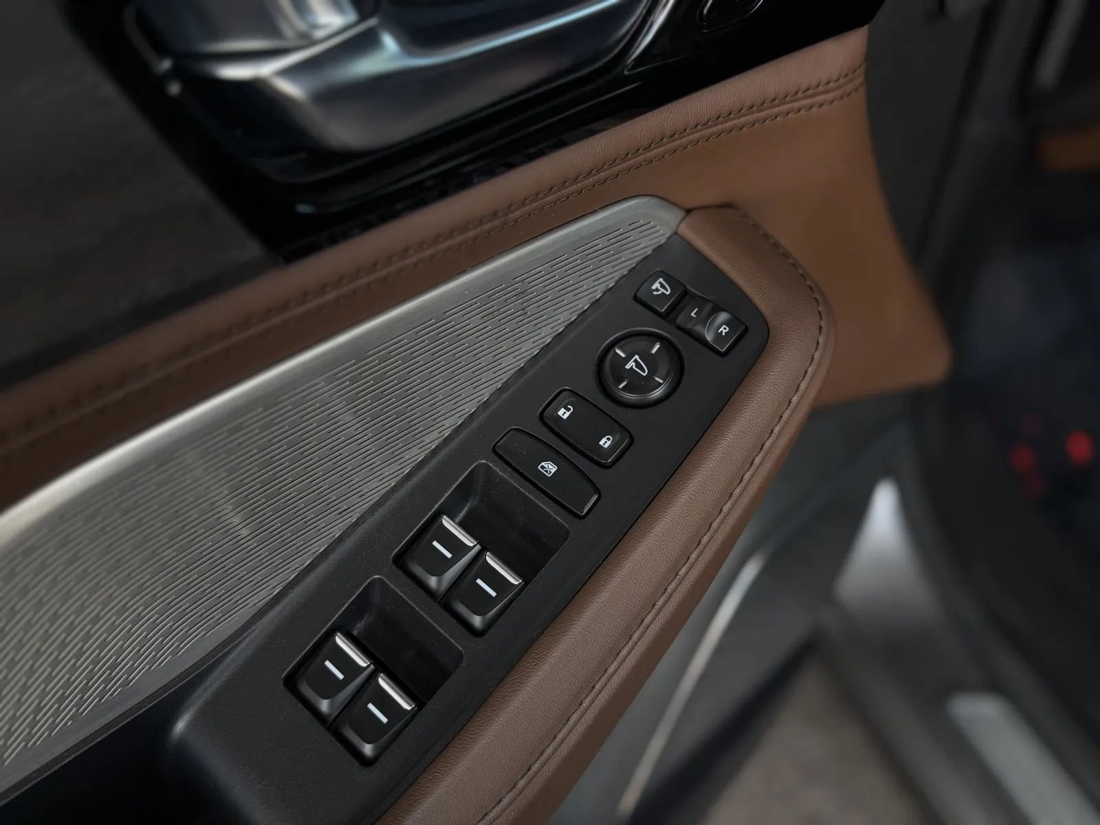 Used 2022 Acura MDX SH-AWD w/ Advance Package image 28
