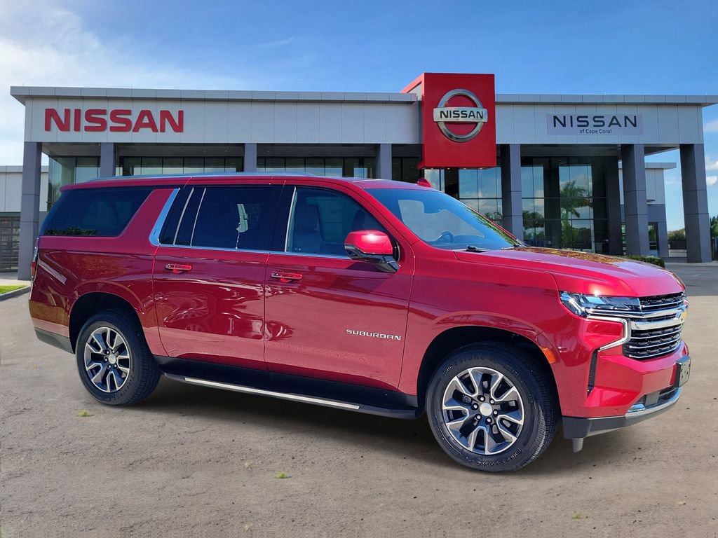 Used 2022 Chevrolet Suburban LT w/ LT Signature Package image 2