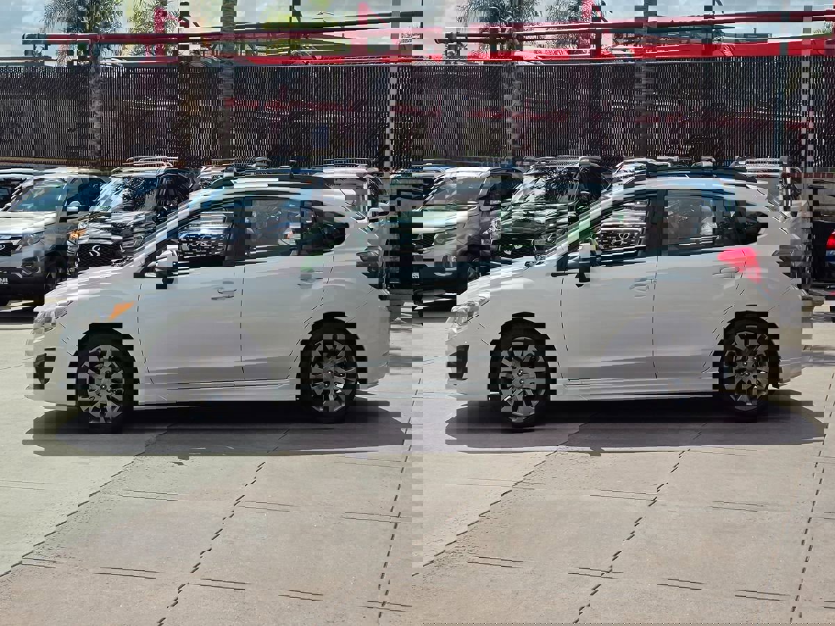 Used 2013 Subaru Impreza 2.0i Sport Premium image 9