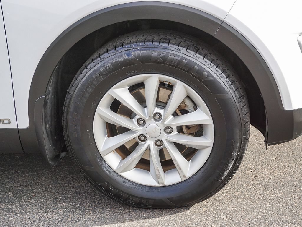 Used 2017 Kia Sorento AWD w/ LX Convenience Package image 10