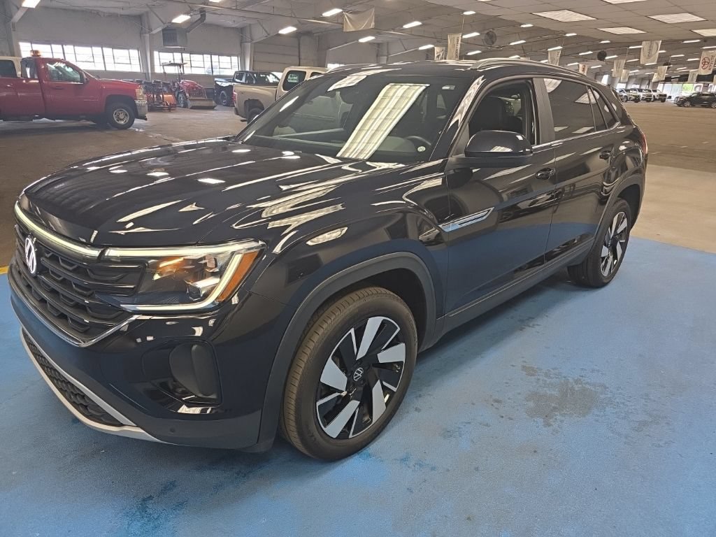 Used 2025 Volkswagen Atlas Cross Sport SE FWD image 14