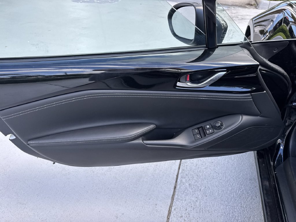 New 2026 MAZDA MX-5 Miata Club w/ Interior Package RWD image 38