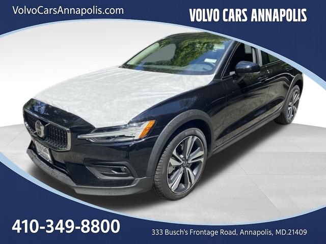 New 2026 Volvo V60 B5 Cross Country Plus w/ Climate Package AWD/4WD image 3