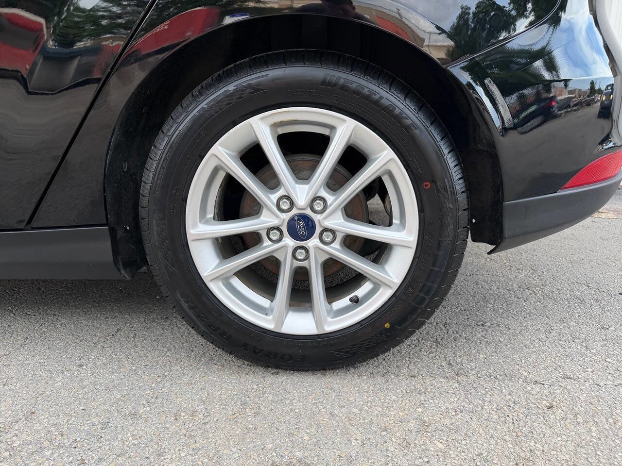 Used 2016 Ford Focus SE FWD image 32