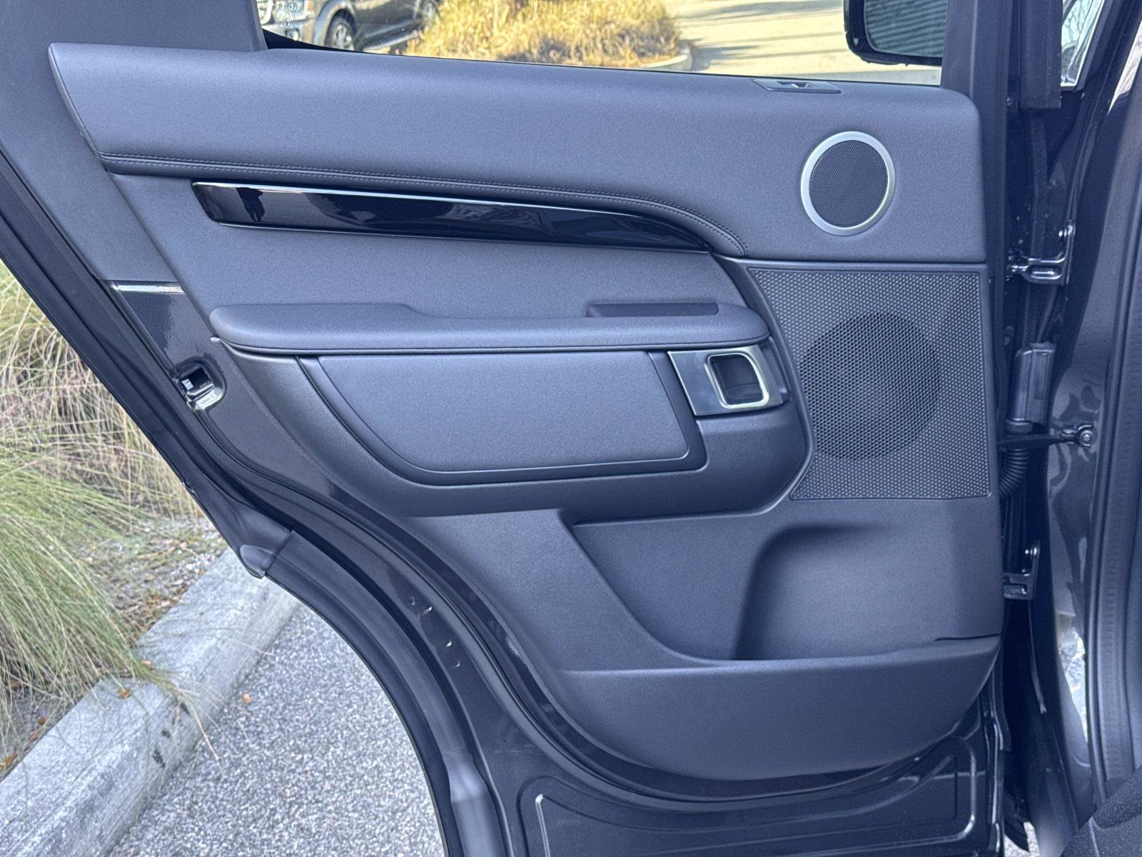 New 2026 Land Rover Discovery S AWD/4WD image 13