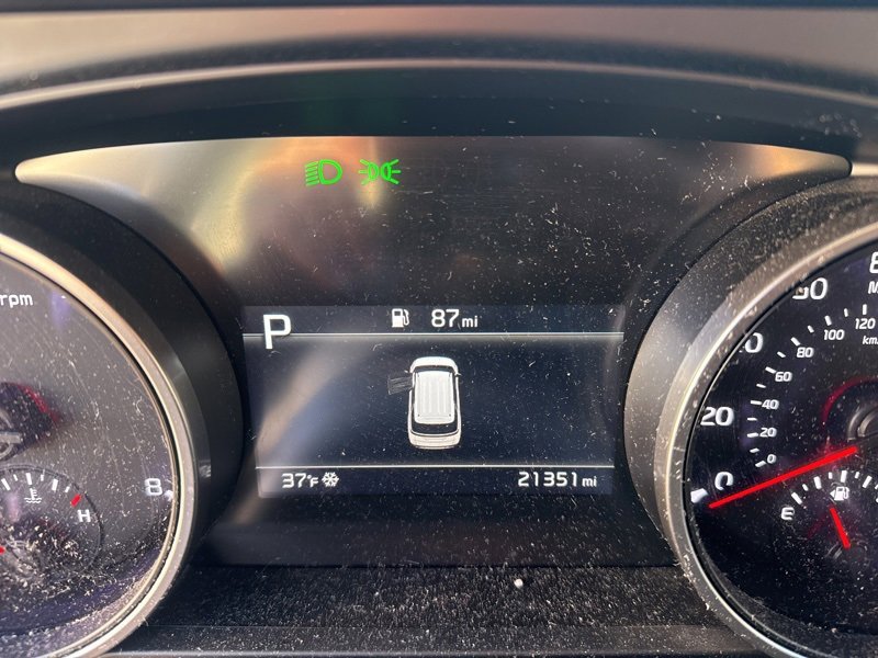 Used 2024 Kia Carnival LX image 14