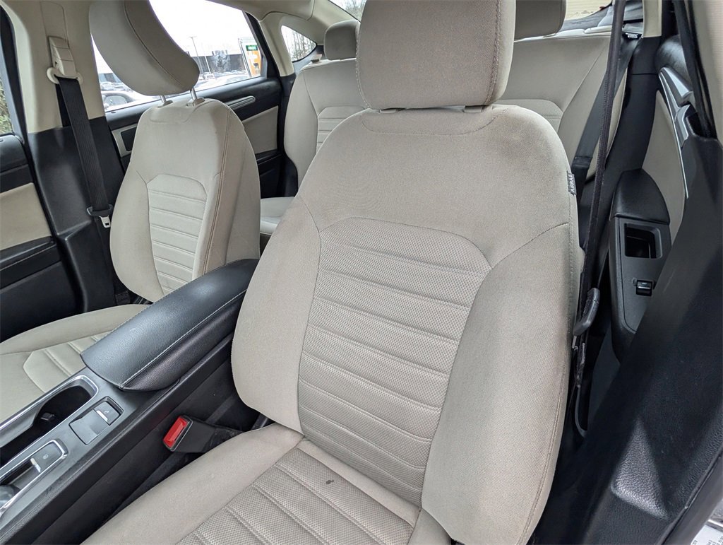 Used 2019 Ford Fusion S image 19