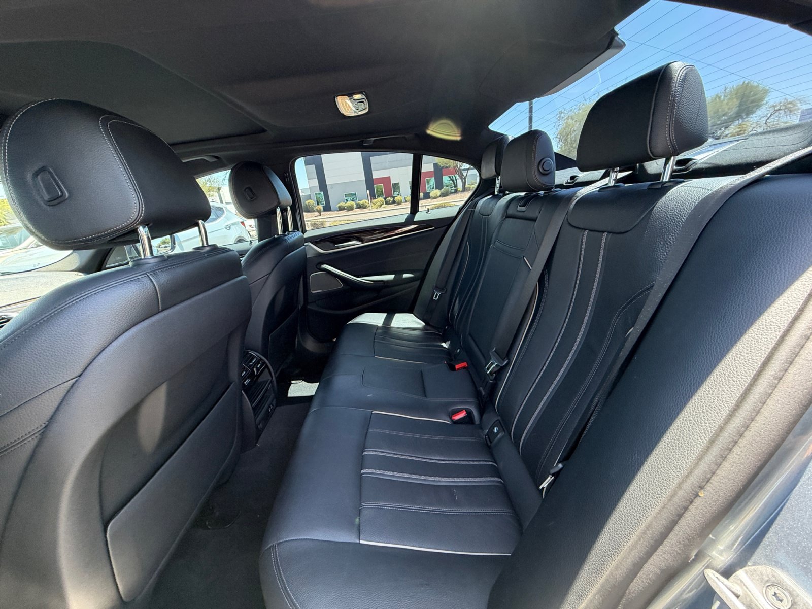 Used 2021 BMW 540i w/ M Sport Package RWD image 17