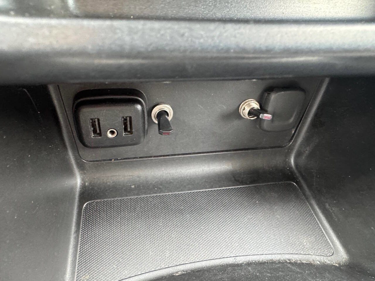 Used 2021 Chevrolet Colorado LT w/ Fleet Safety Package image 13