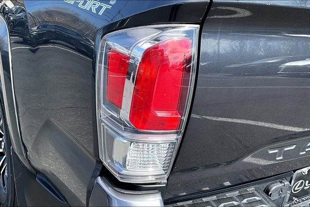 Used 2022 Toyota Tacoma TRD Sport w/ Technology Package image 24