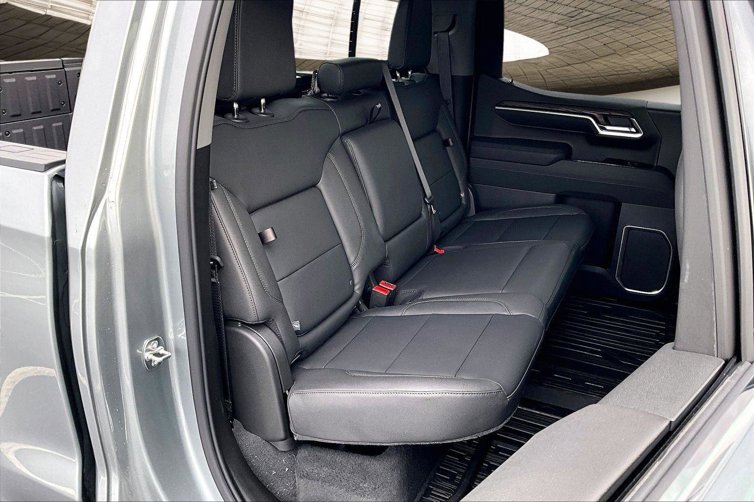 New 2026 GMC Sierra 1500 SLT w/ SLT Premium Plus Package image 12