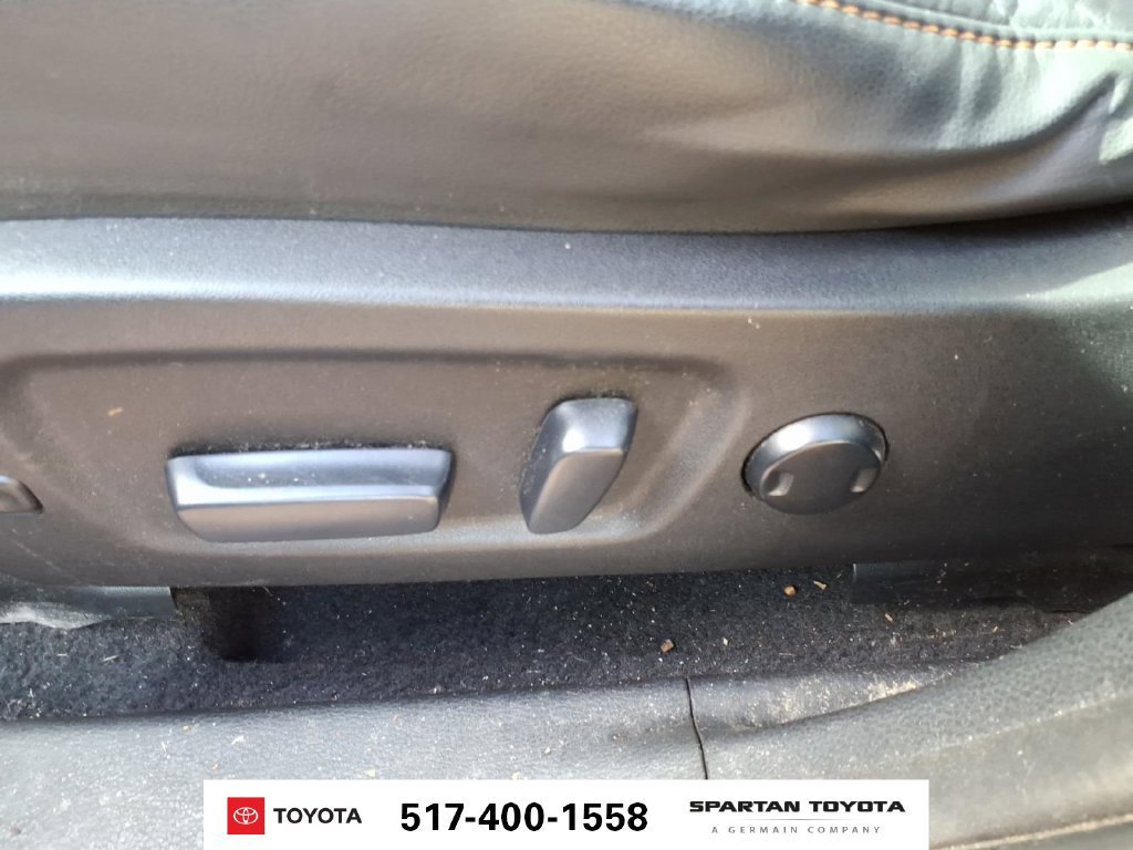 Used 2014 Toyota Highlander Limited AWD/4WD image 16