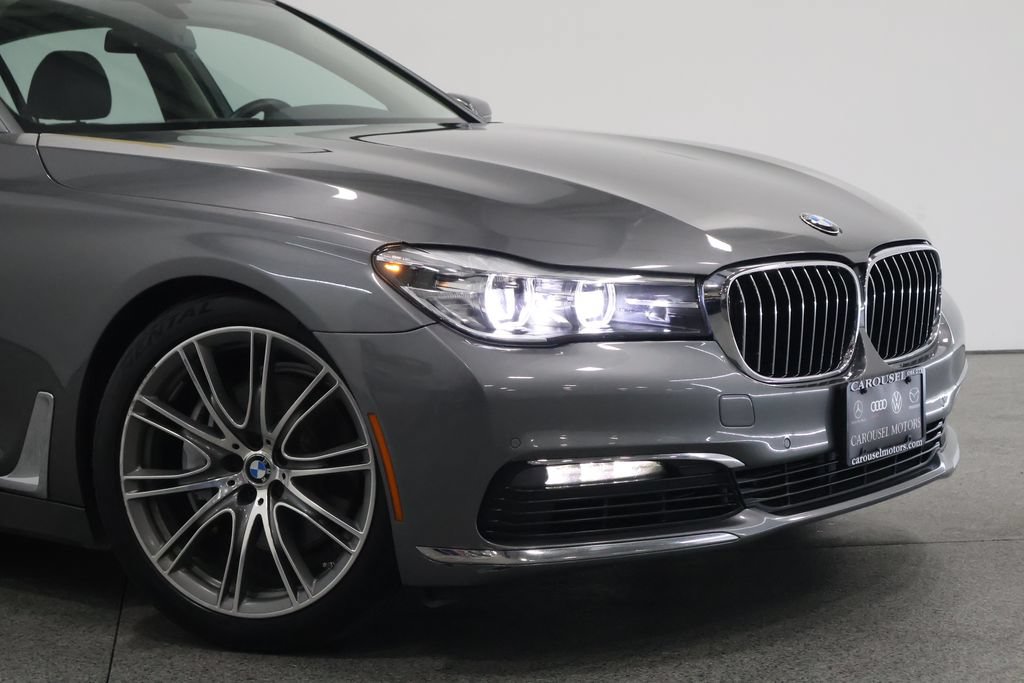 Used 2018 BMW 740i RWD image 3