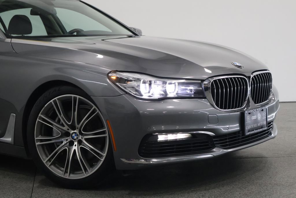 Used 2018 BMW 740i RWD image 3