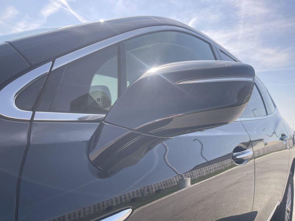 Used 2024 Buick Enclave Essence w/ Technology Package image 11