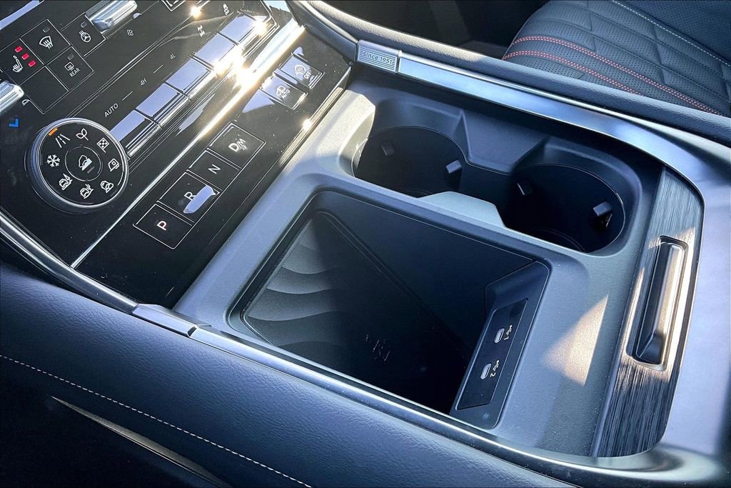 Used 2025 Nissan Armada PRO-4X image 18