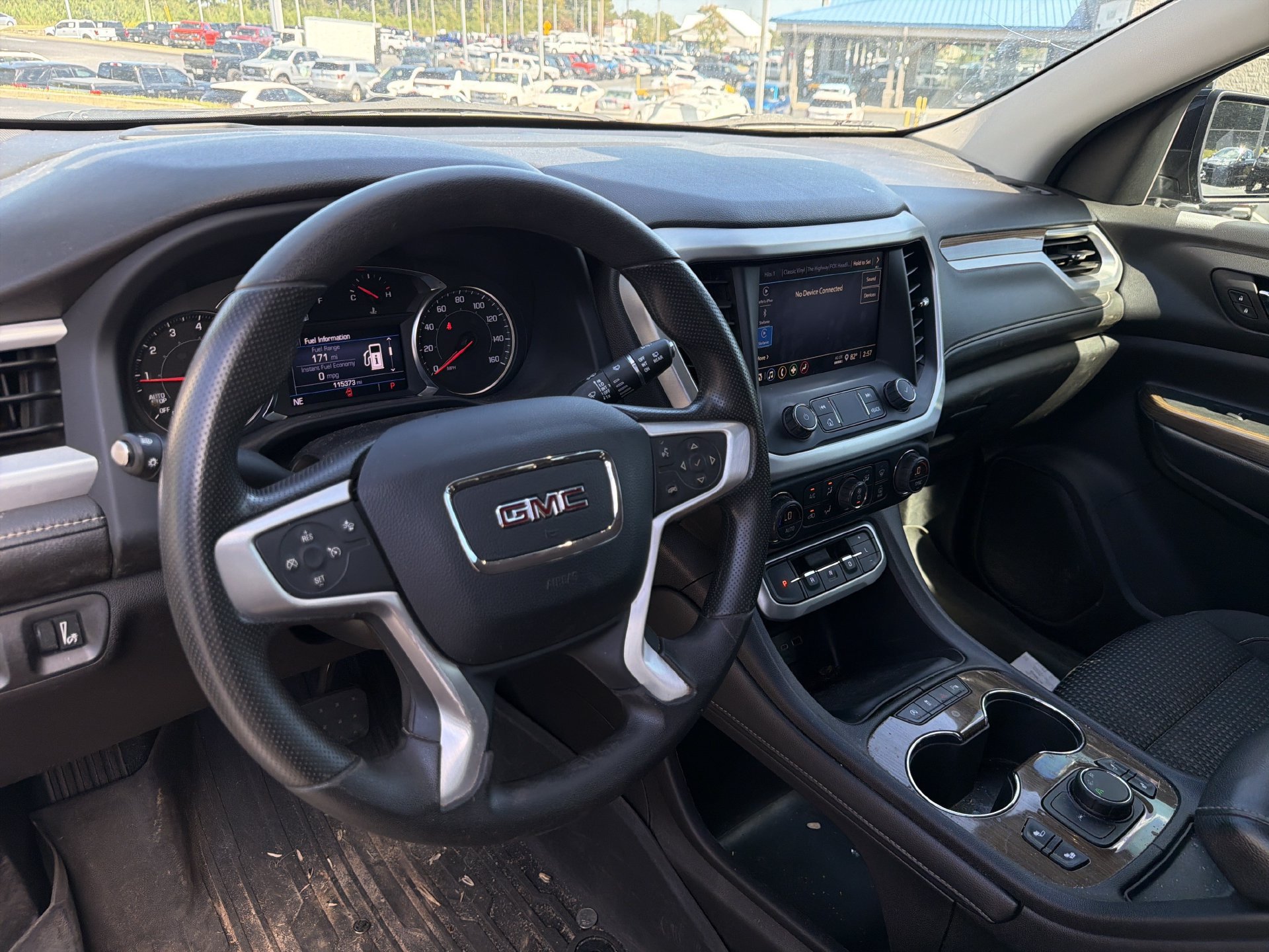 Used 2023 GMC Acadia SLE w/ Driver Convenience Package FWD image 2