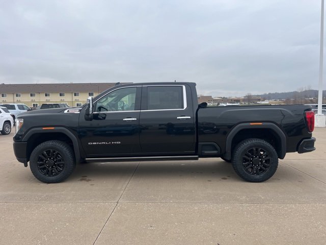 Used 2023 GMC Sierra 3500 Denali w/ Denali Black Diamond Edition image 11