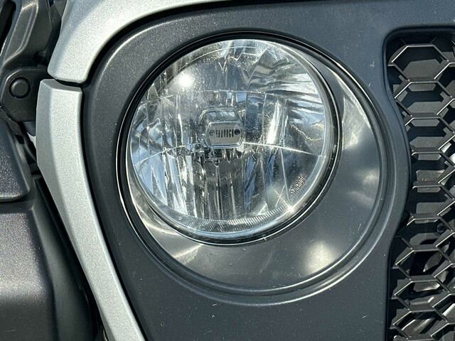 Used 2023 Jeep Gladiator Rubicon w/ Trailer Tow Package AWD/4WD image 32