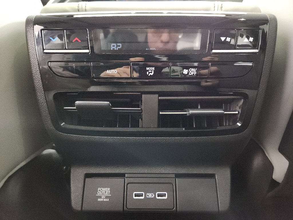 Used 2024 Acura MDX SH-AWD w/ Technology Package image 35