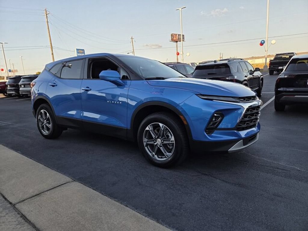 Used 2026 Chevrolet Blazer LT FWD image 7
