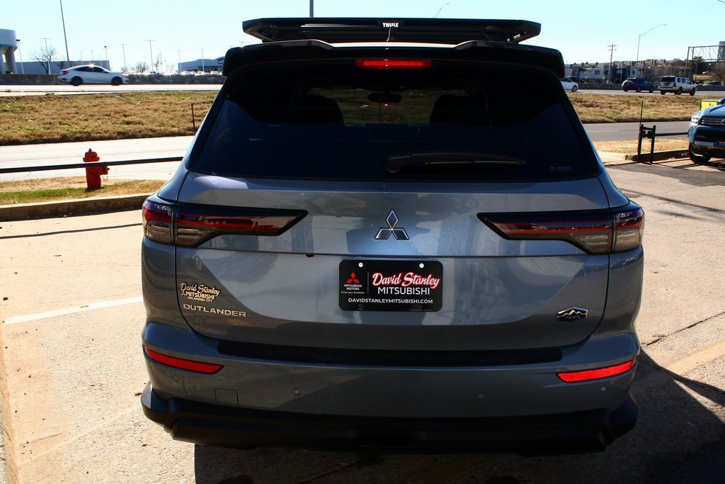 New 2026 Mitsubishi Outlander Trail Edition image 9