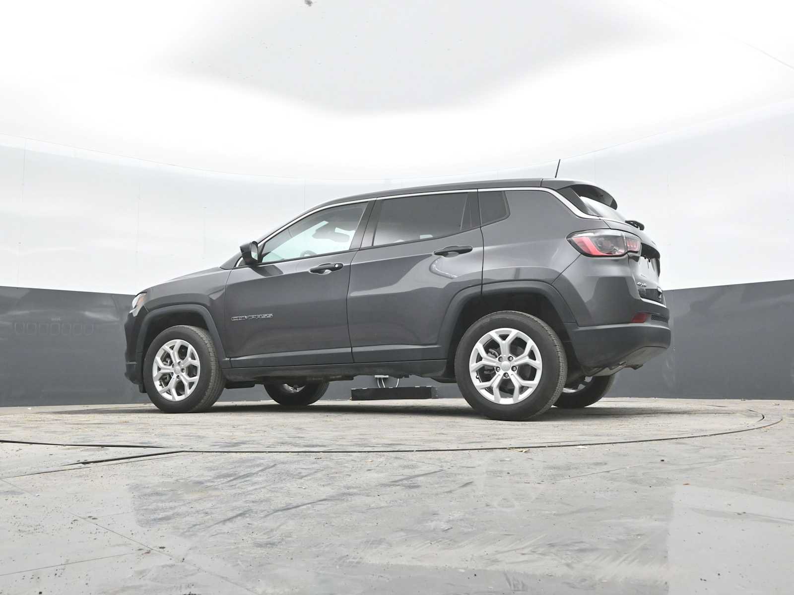 Used 2024 Jeep Compass Sport AWD/4WD image 33