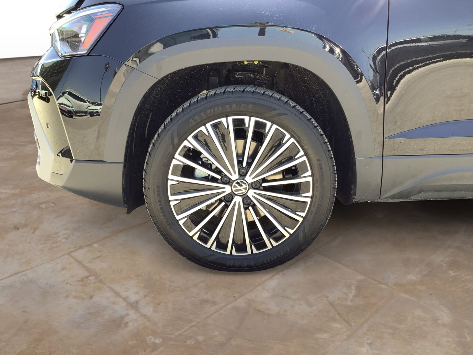 New 2026 Volkswagen Taos SE image 10