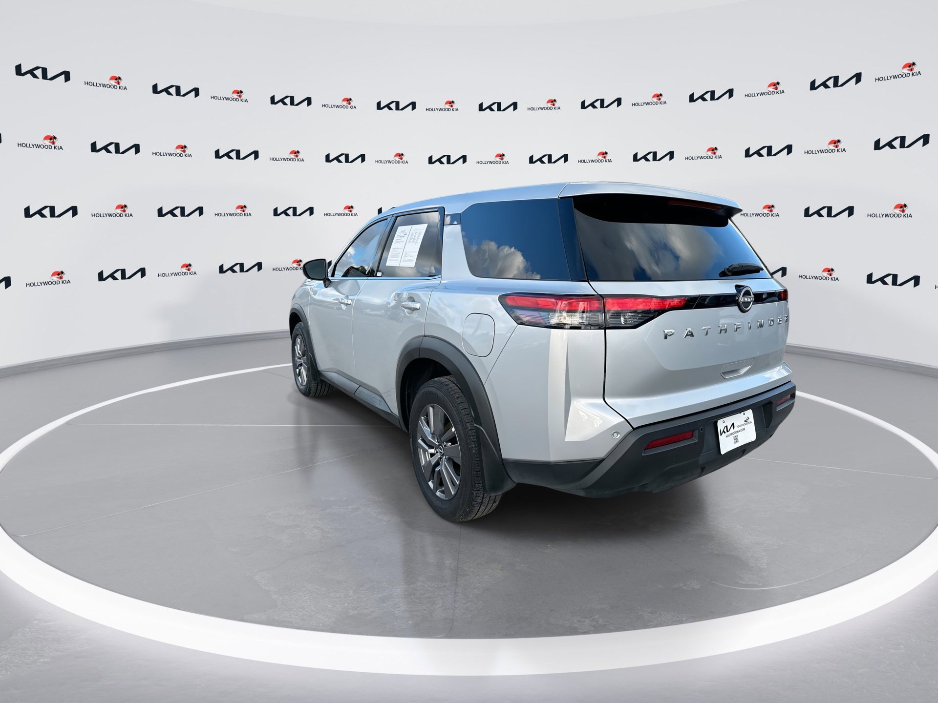 Used 2024 Nissan Pathfinder S w/ Cargo Package image 6