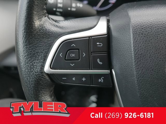 Used 2024 Toyota Sienna XLE FWD image 27