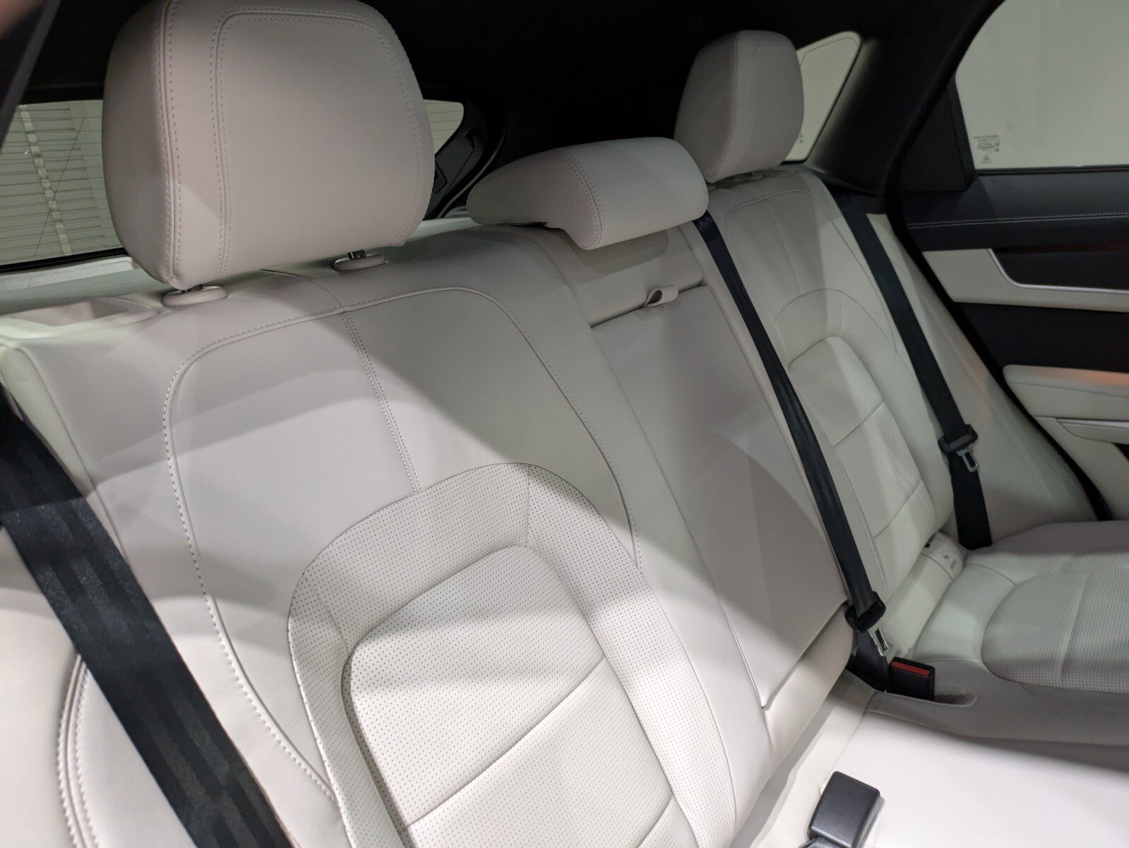 New 2026 Jaguar F-PACE R-Dynamic S image 27