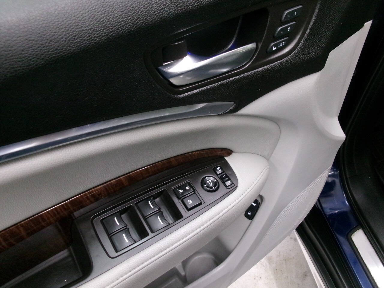 Used 2018 Acura MDX SH-AWD w/ Technology Package image 23