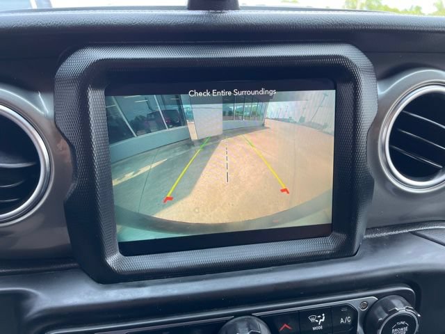Used 2021 Jeep Wrangler Unlimited Sahara w/ Uconnect 4C Nav & Sound Group AWD/4WD image 31