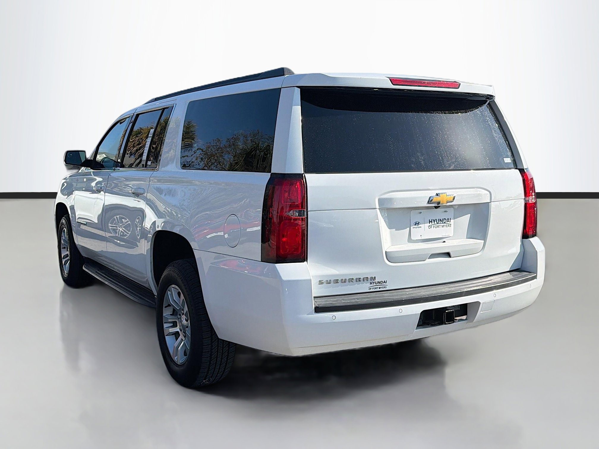 Used 2020 Chevrolet Suburban LS image 5