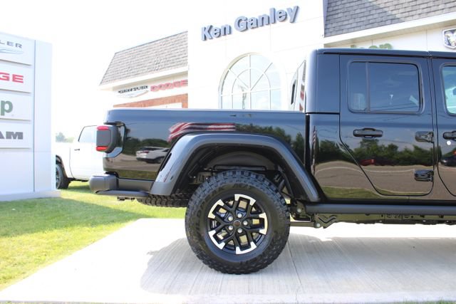 New 2026 Jeep Gladiator Rubicon w/ Steel Power Dome Hood Package AWD/4WD image 34