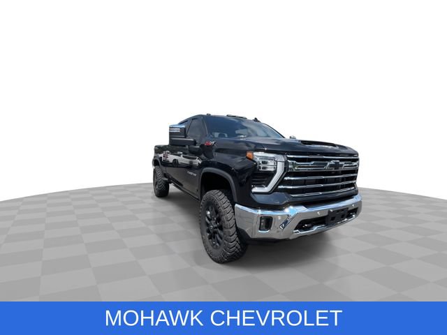 Used 2025 Chevrolet Silverado 2500 LTZ w/ LTZ Convenience Package AWD/4WD image 2